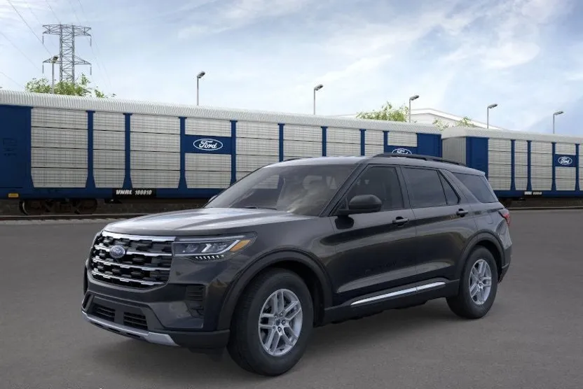 2025 Ford Explorer photo 1