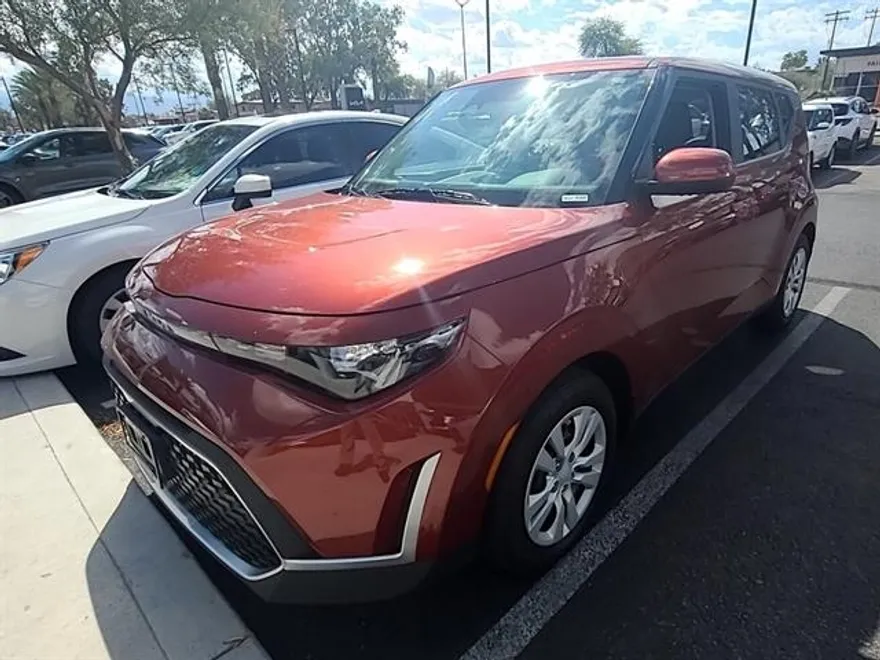 2023 Kia Soul LX photo 1