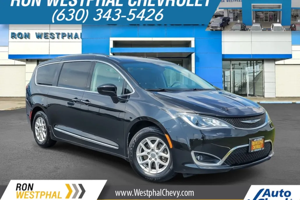 2020 Chrysler Pacifica Touring L photo 1