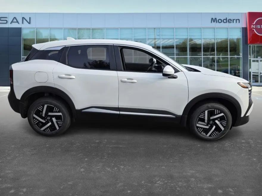 2025 Nissan Kicks SV photo 1