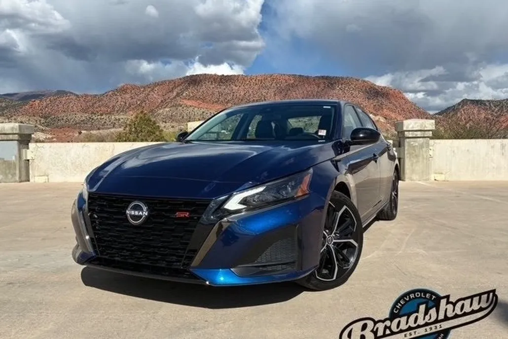 2024 Nissan Altima 2.5 SR photo 1
