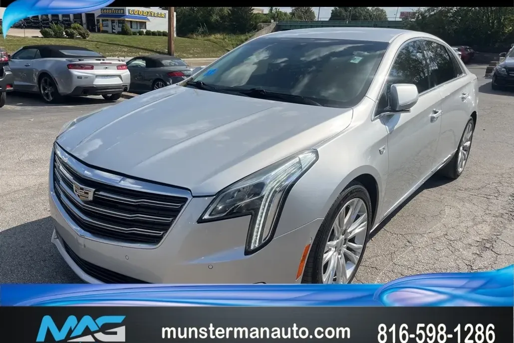 2018 Cadillac XTS Luxury photo 1