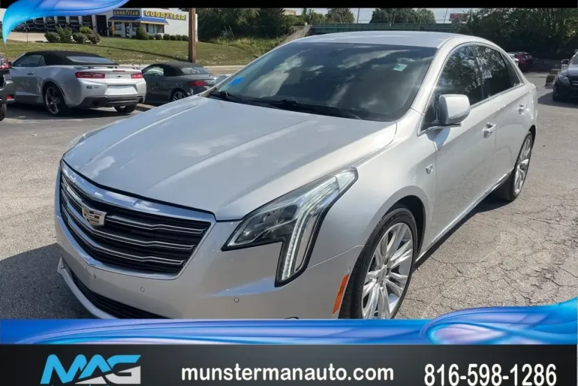 2018 Cadillac XTS Luxury photo 1