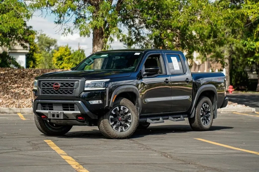 2022 Nissan Frontier PRO-4X photo 1