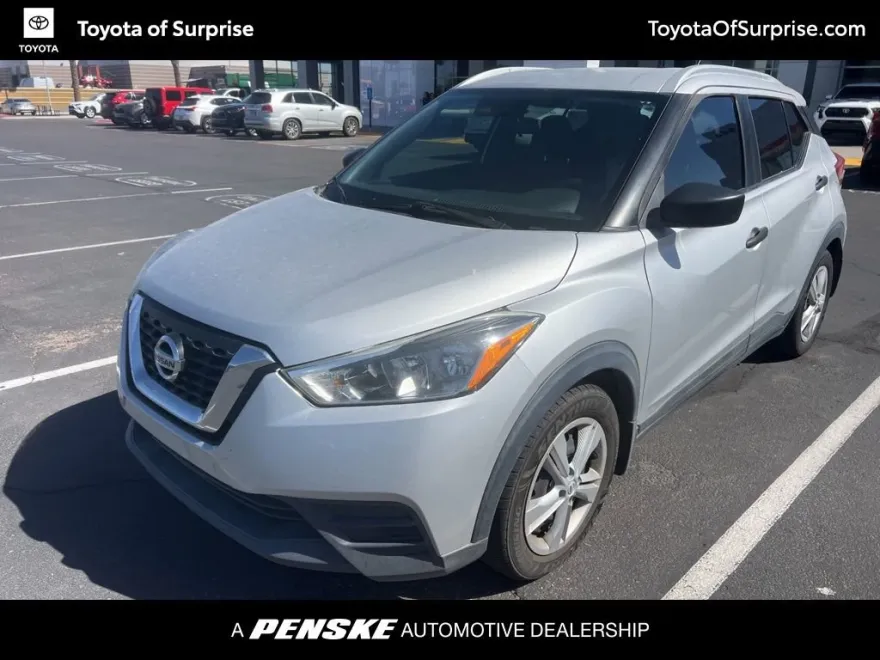 2019 Nissan Kicks S photo 1