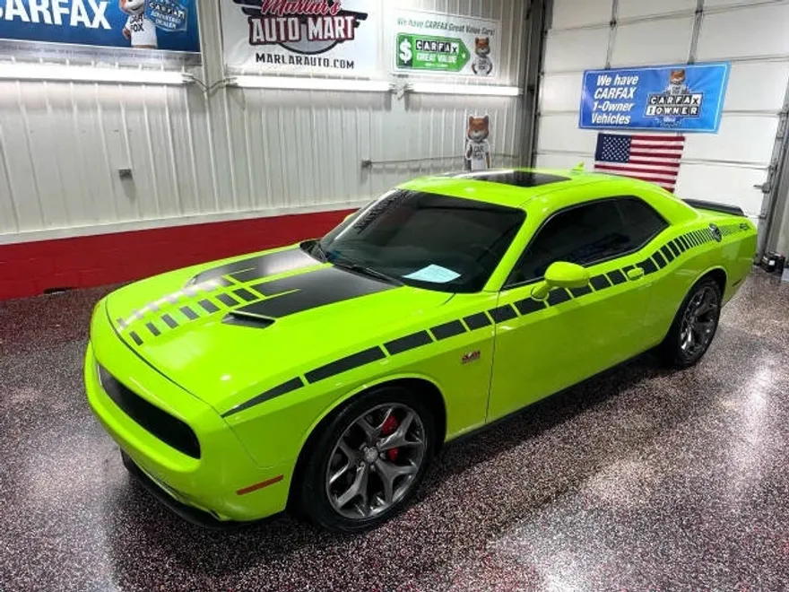 2015 Dodge Challenger R/T Plus photo 1