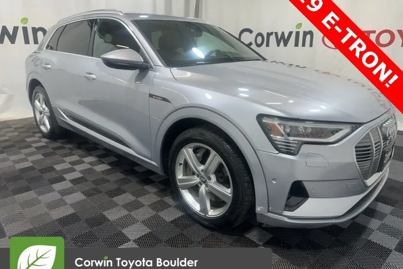 2019 Audi e-tron Premium Plus photo 1
