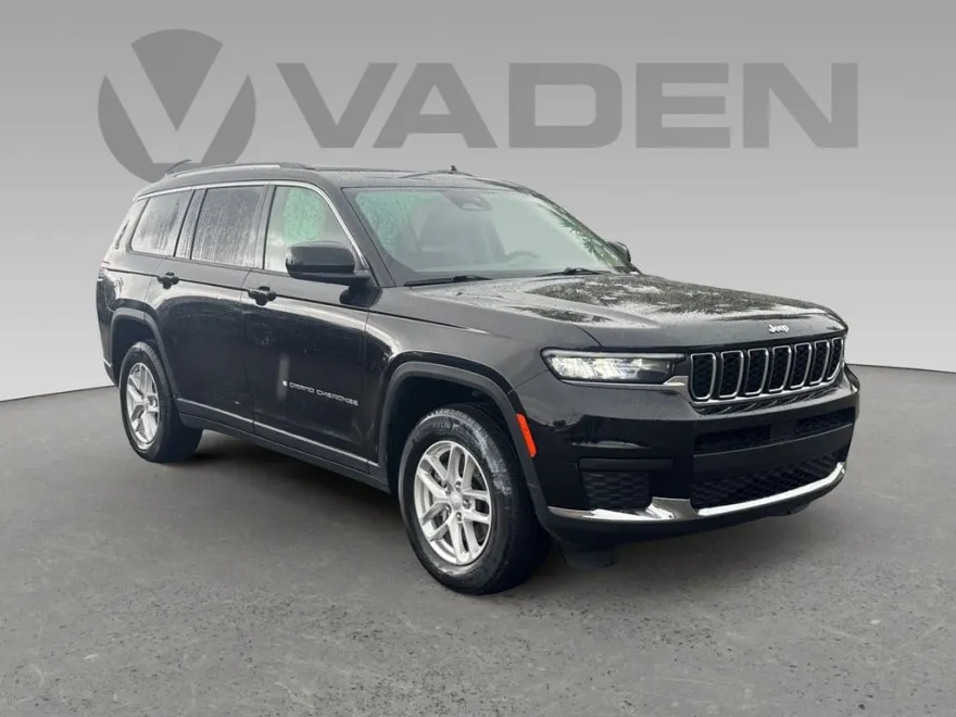 2023 Jeep Grand Cherokee Laredo photo 1