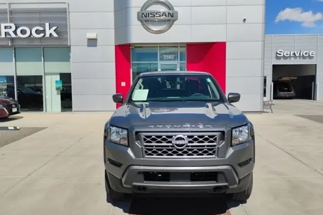 2022 Nissan Frontier SV photo 1