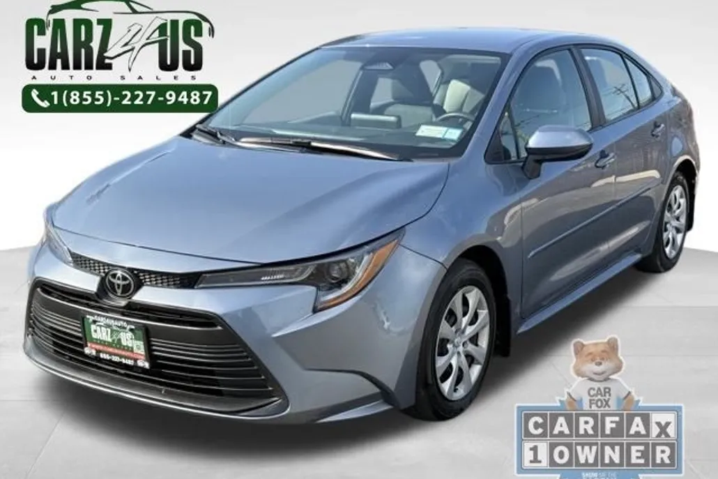 2024 Toyota Corolla LE photo 1
