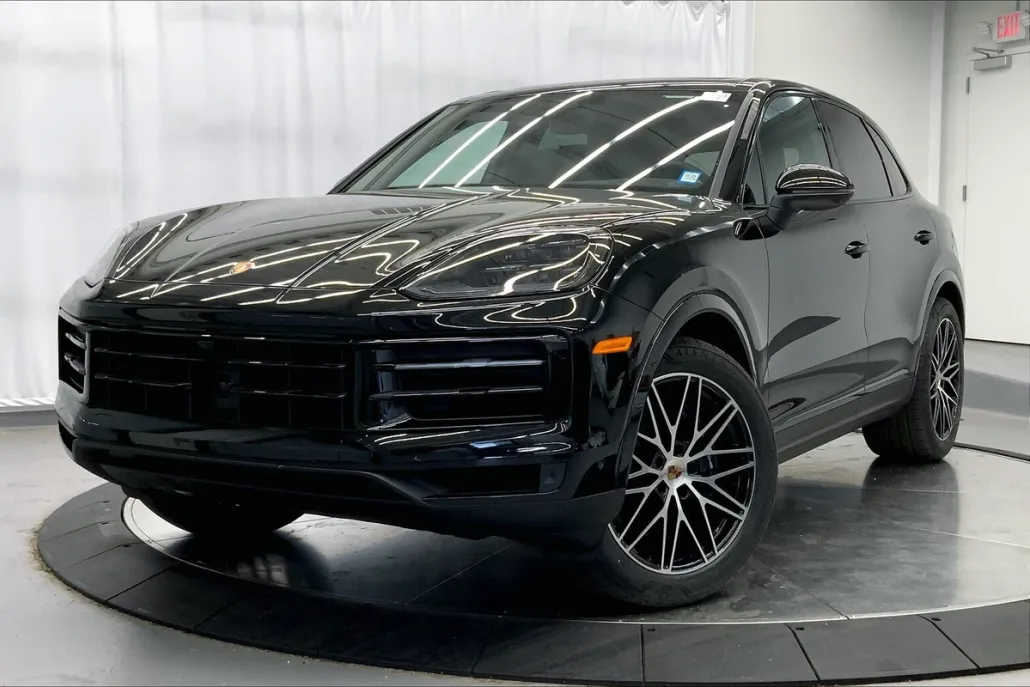 2025 Porsche Cayenne photo 1