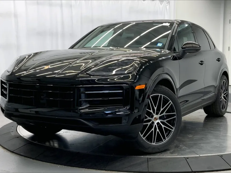 2025 Porsche Cayenne photo 1