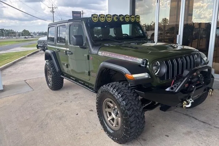 2024 Jeep Wrangler Rubicon photo 1