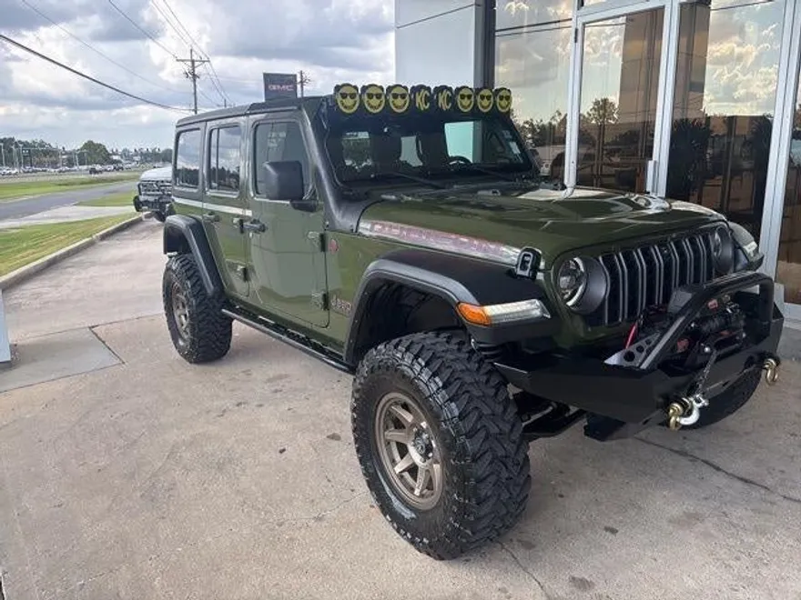 2024 Jeep Wrangler Rubicon photo 1