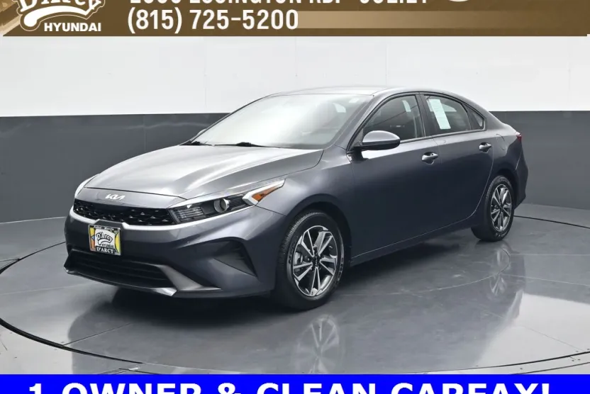 2023 Kia Forte LXS photo 1