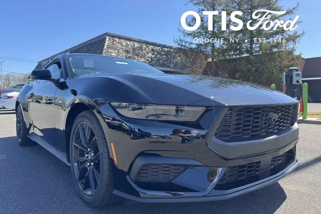 2025 Ford Mustang EcoBoost Premium photo 1