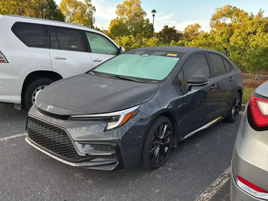 2025 Toyota Corolla SE photo 1
