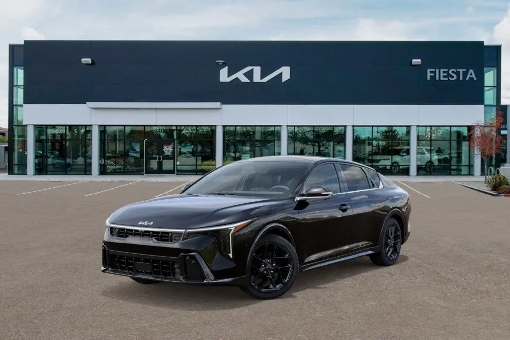 2025 Kia K4 GT-Line Turbo photo 1