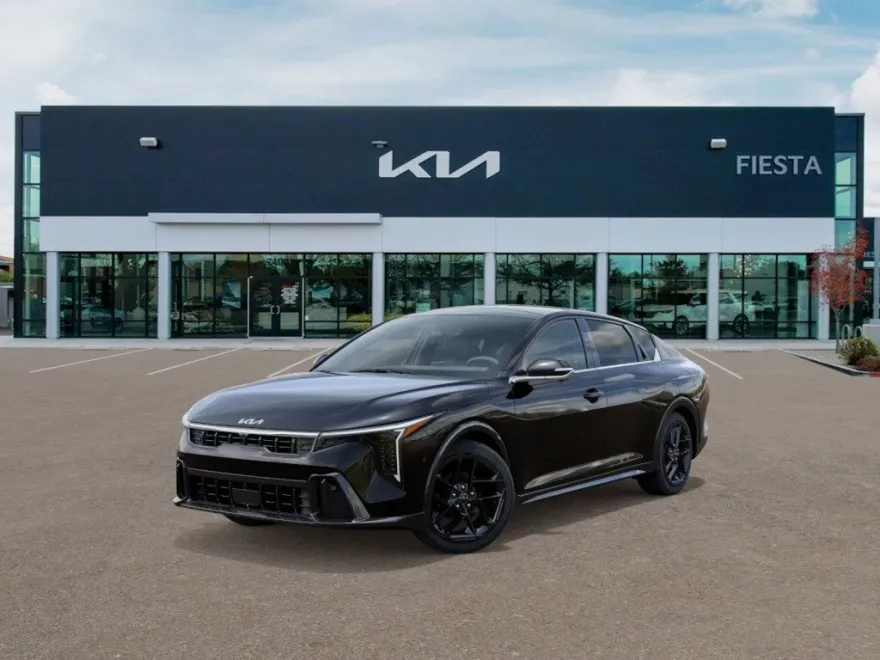 2025 Kia K4 GT-Line Turbo photo 1