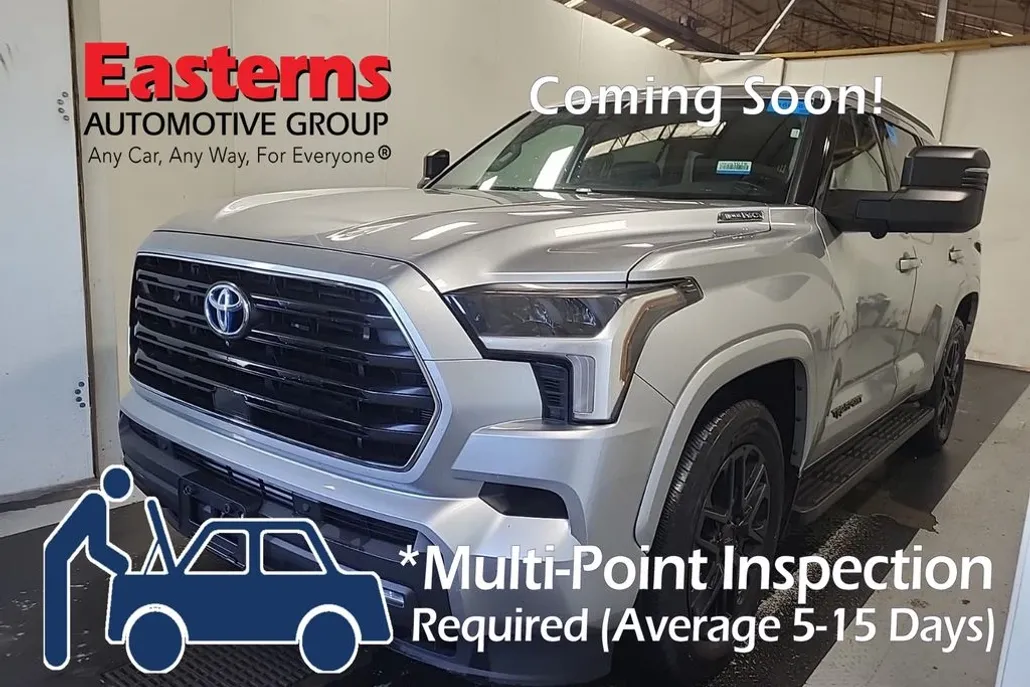 2023 Toyota Sequoia SR5 photo 1