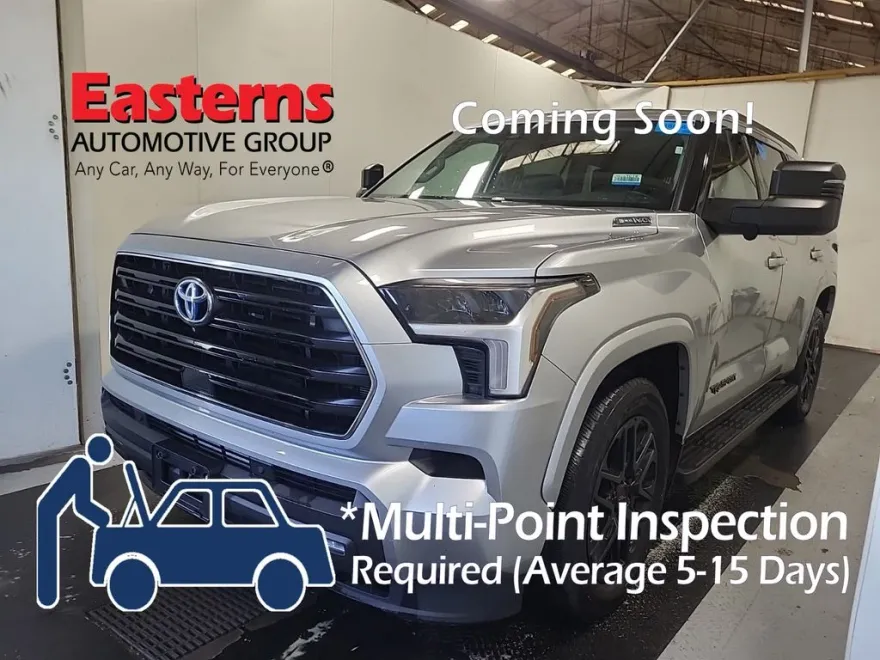 2023 Toyota Sequoia SR5 photo 1