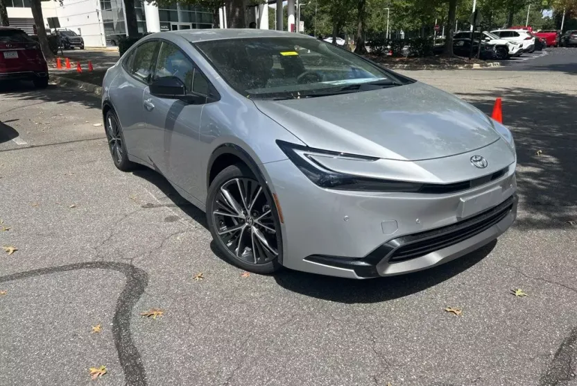 2026 Toyota Prius XLE photo 1