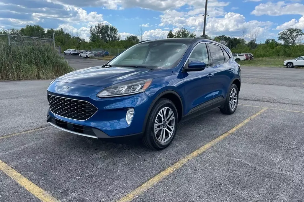 2022 Ford Escape SEL photo 1