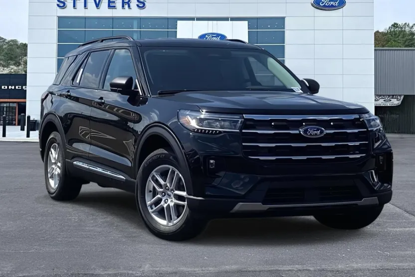 2025 Ford Explorer photo 1