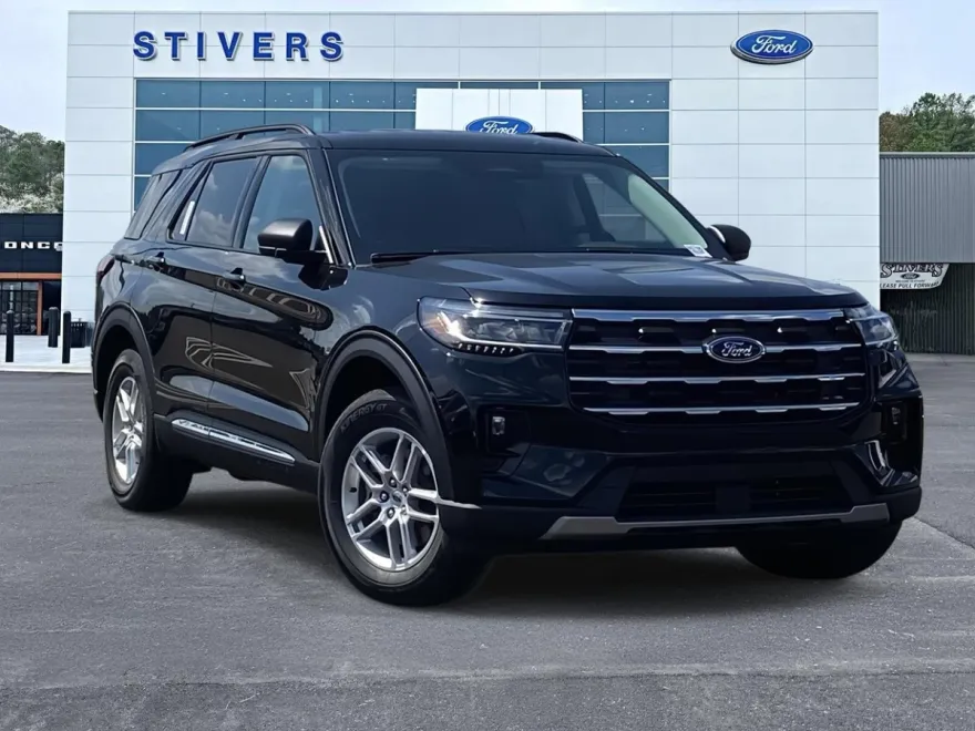 2025 Ford Explorer photo 1