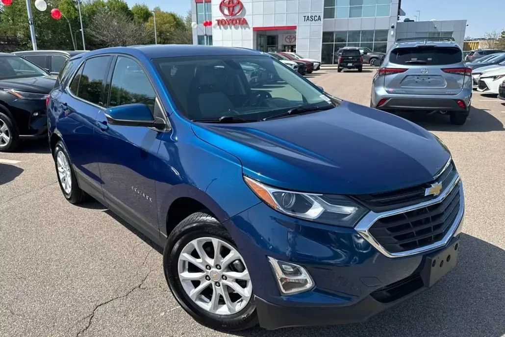 2019 Chevrolet Equinox LT photo 1
