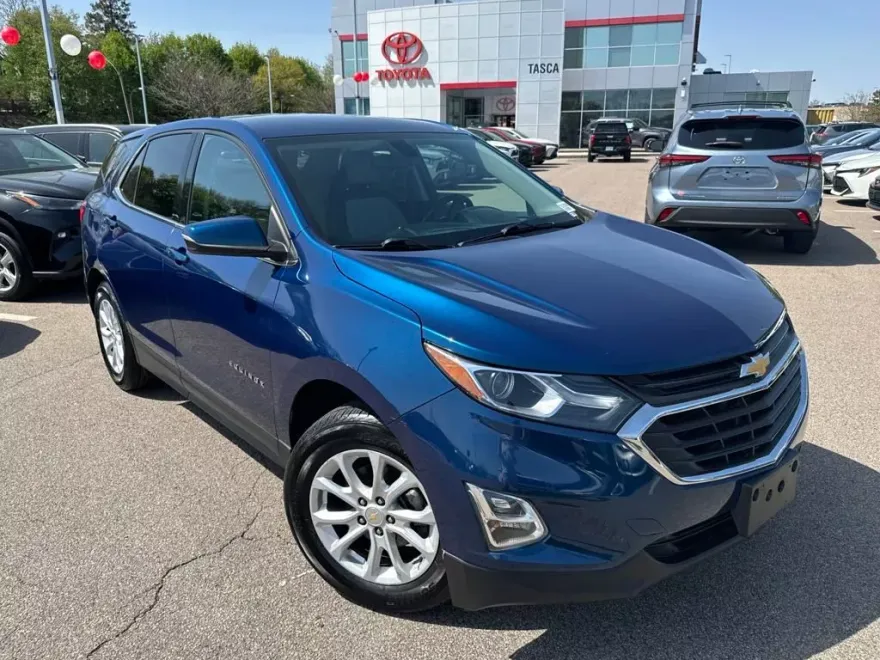 2019 Chevrolet Equinox LT photo 1