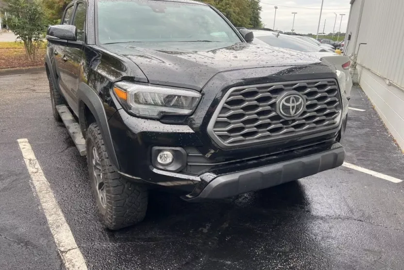 2023 Toyota Tacoma TRD Off-Road V6 photo 1