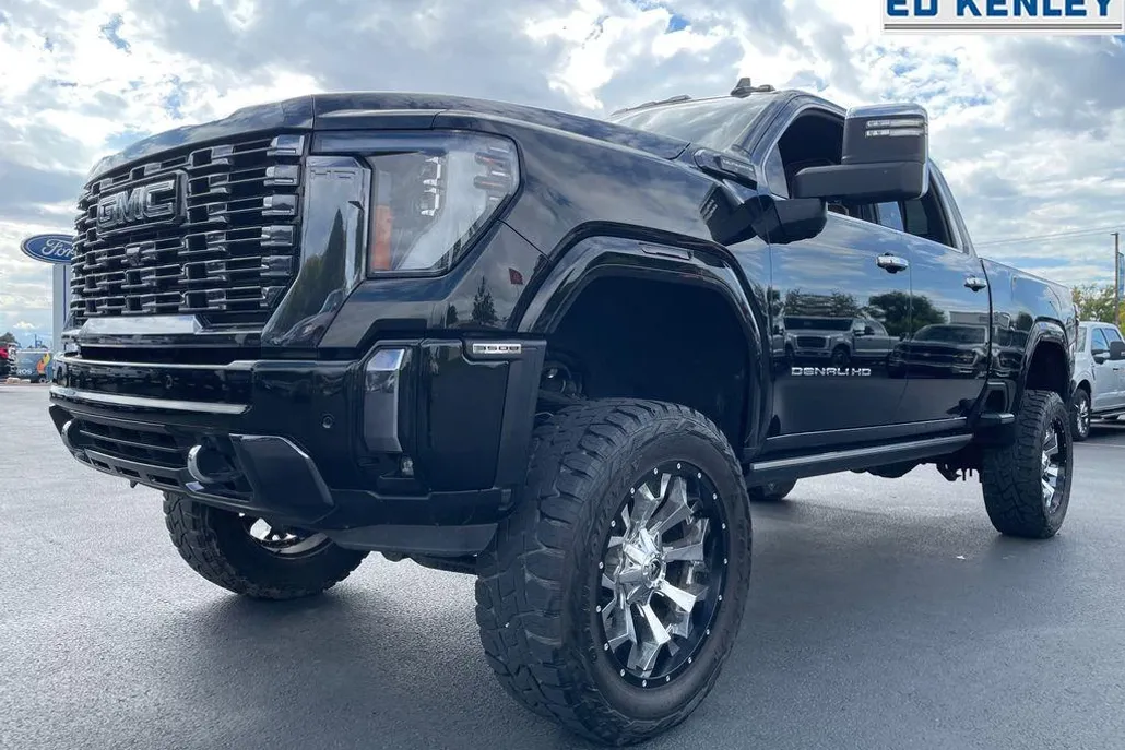 2024 Gmc Sierra HD Denali Ultimate photo 1
