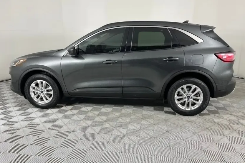 2020 Ford Escape SE photo 1
