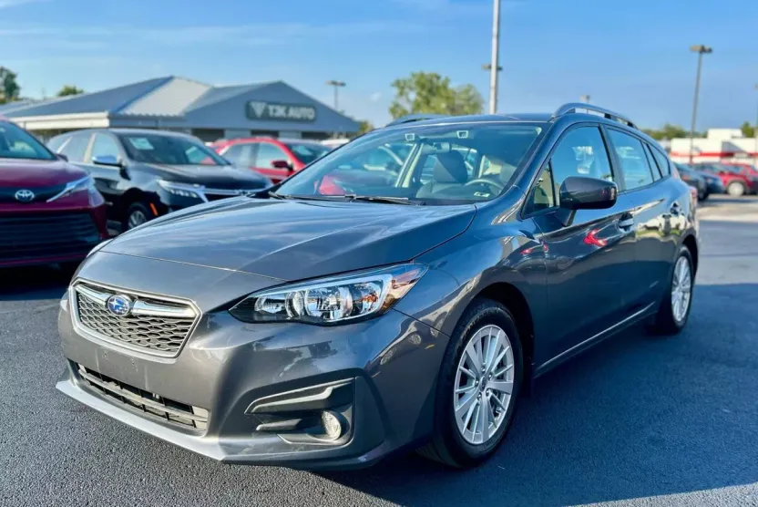 2018 Subaru Impreza 2.0i Premium photo 1