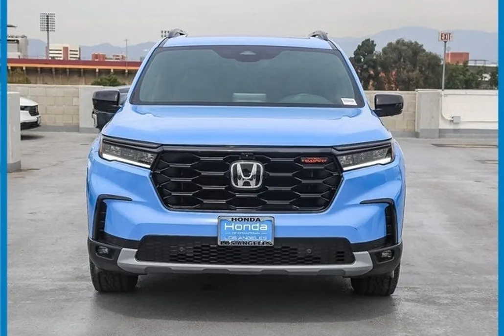 2025 Honda Pilot TrailSport photo 1