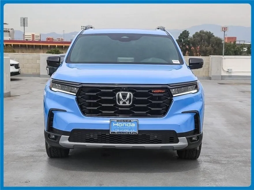 2025 Honda Pilot TrailSport photo 1