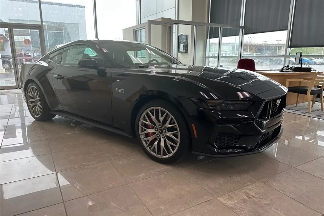 2025 Ford Mustang GT Premium photo 1