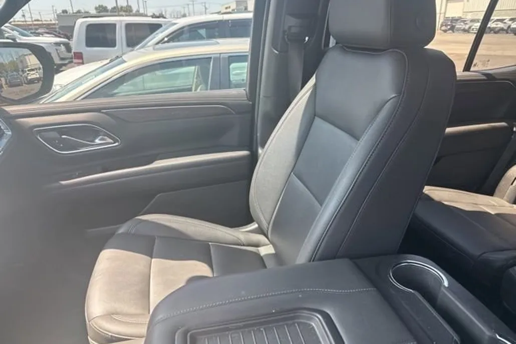 2024 Chevrolet Tahoe Z71 photo 1