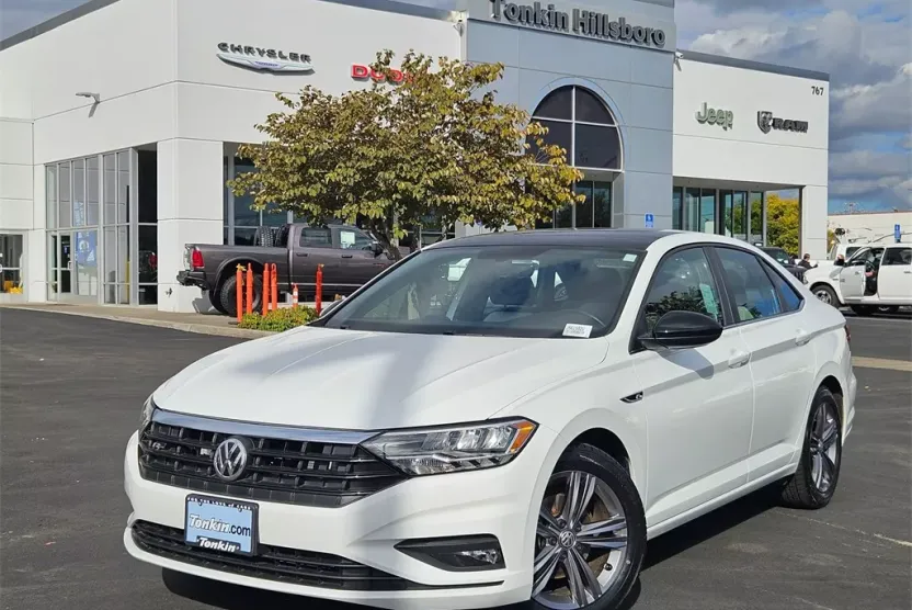 2020 Volkswagen Jetta R-Line photo 1