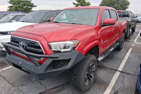 2016 Toyota Tacoma SR5 photo 2