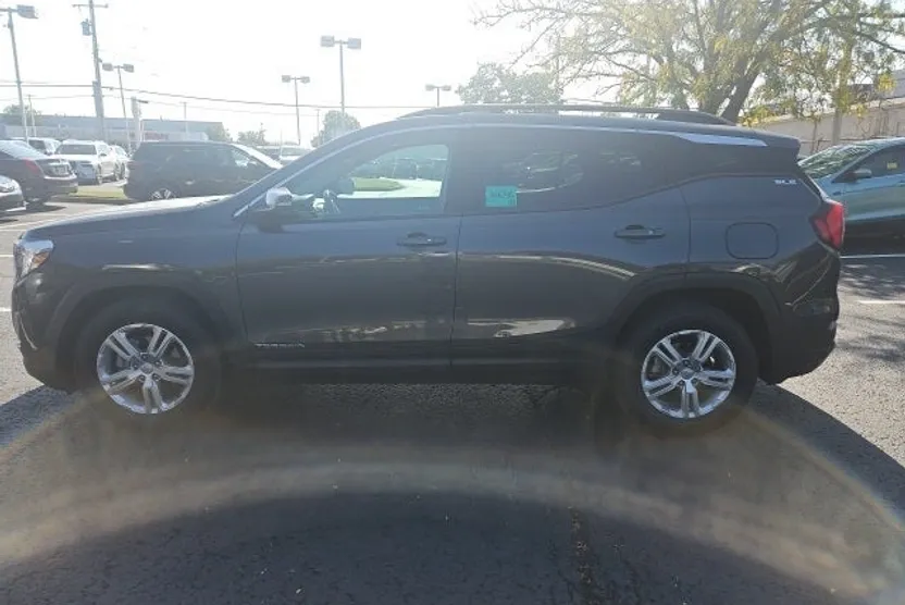 2020 Gmc Terrain SLE photo 1