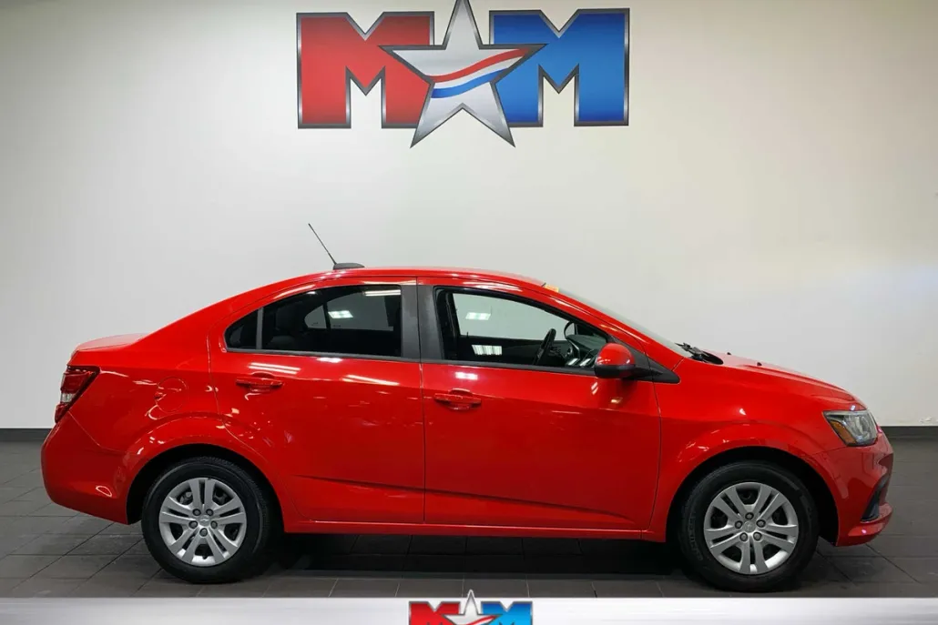 2017 Chevrolet Sonic LS photo 1