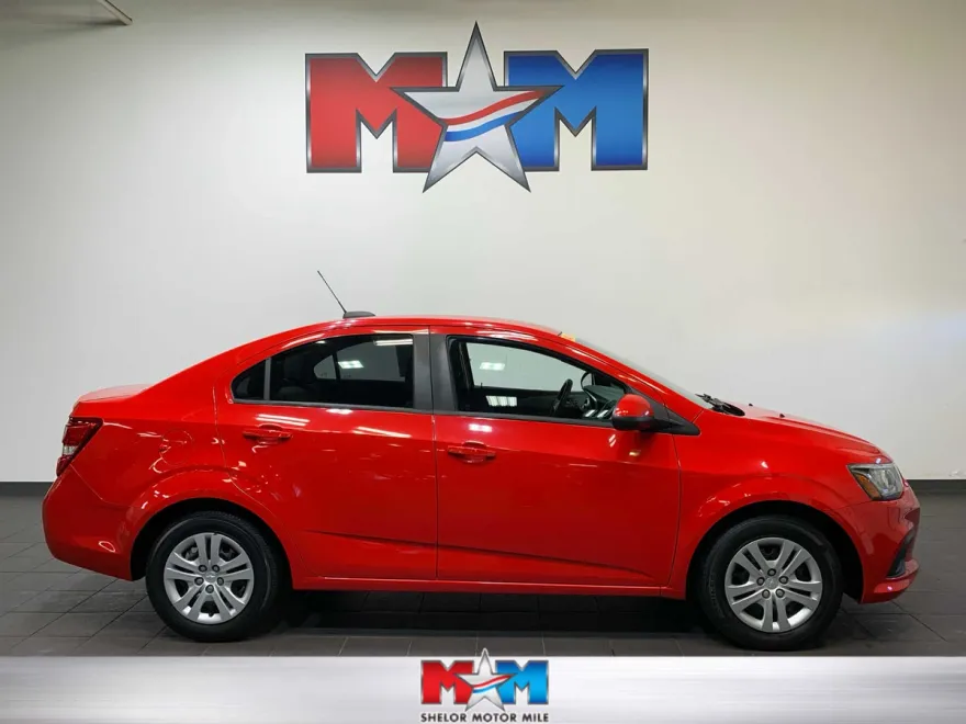 2017 Chevrolet Sonic LS photo 1