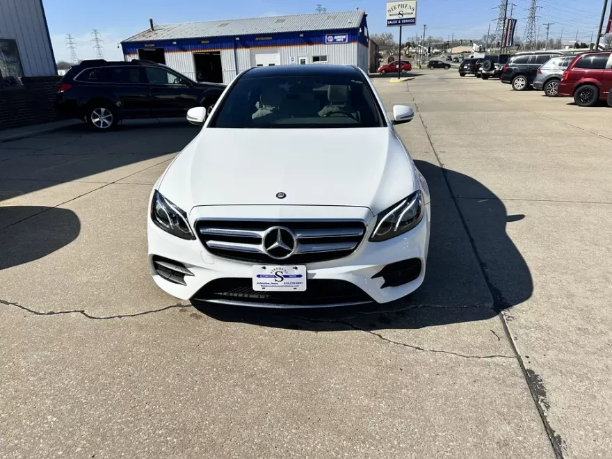 2017 Mercedes Benz E 300 Sport photo 1
