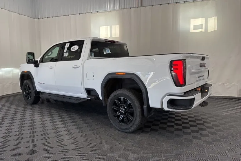 2024 Gmc Sierra HD AT4 photo 1