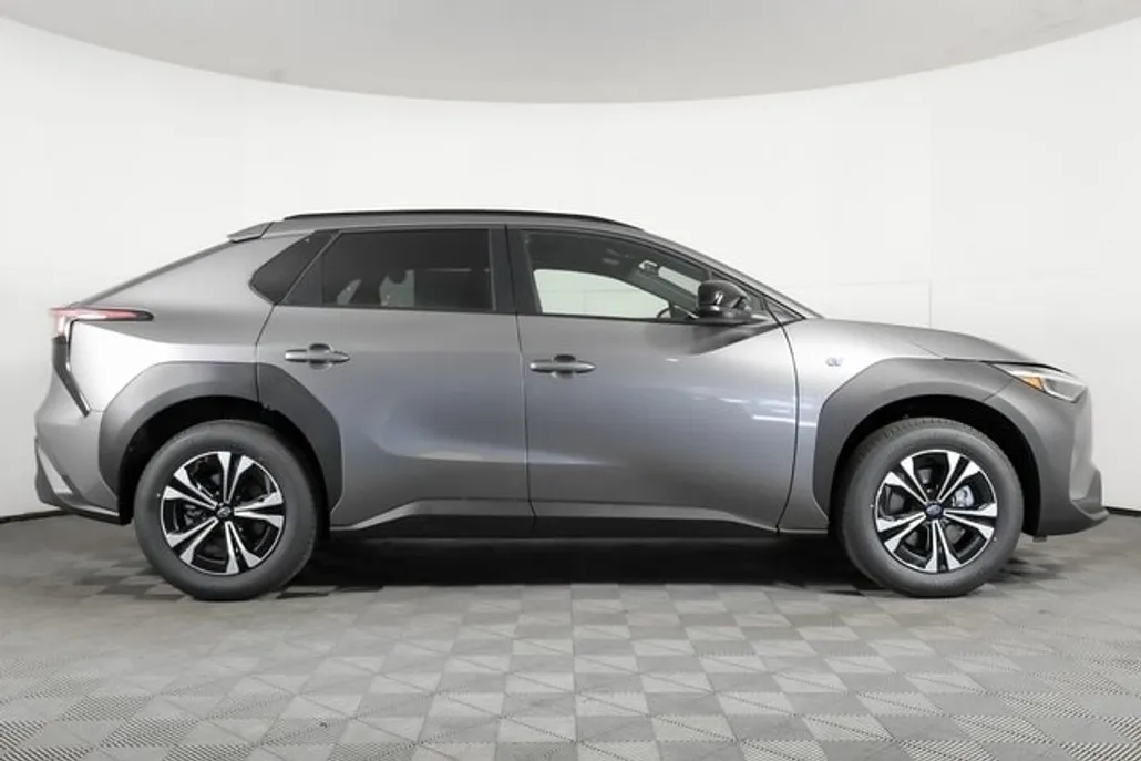 2024 Subaru Solterra Premium photo 1