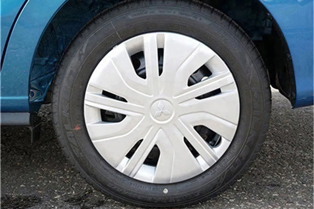 2024 Mitsubishi Mirage G4 ES photo 1
