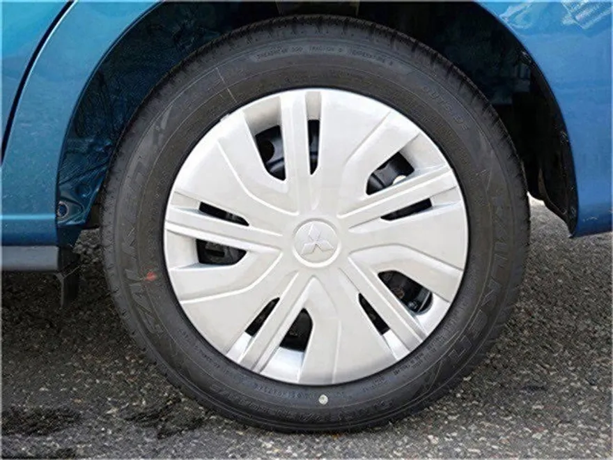 2024 Mitsubishi Mirage G4 ES photo 1