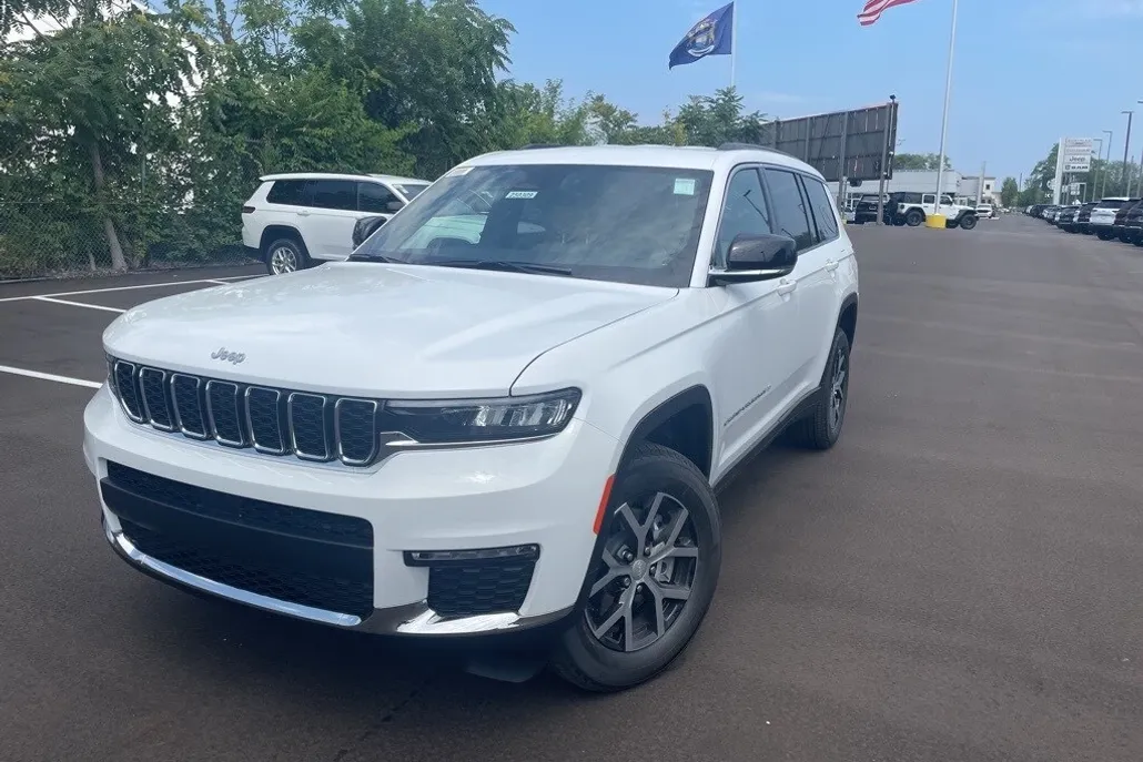 2025 Jeep Grand Cherokee Limited photo 1